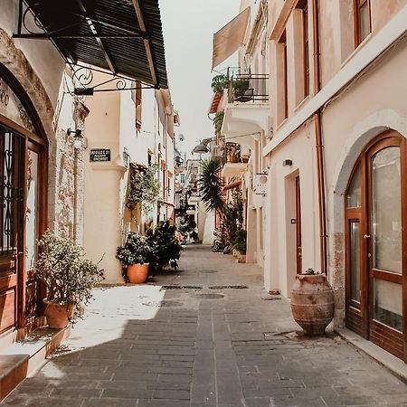 Destino Home Overlooking The Venetian Port Of Chania La Canea Exterior foto