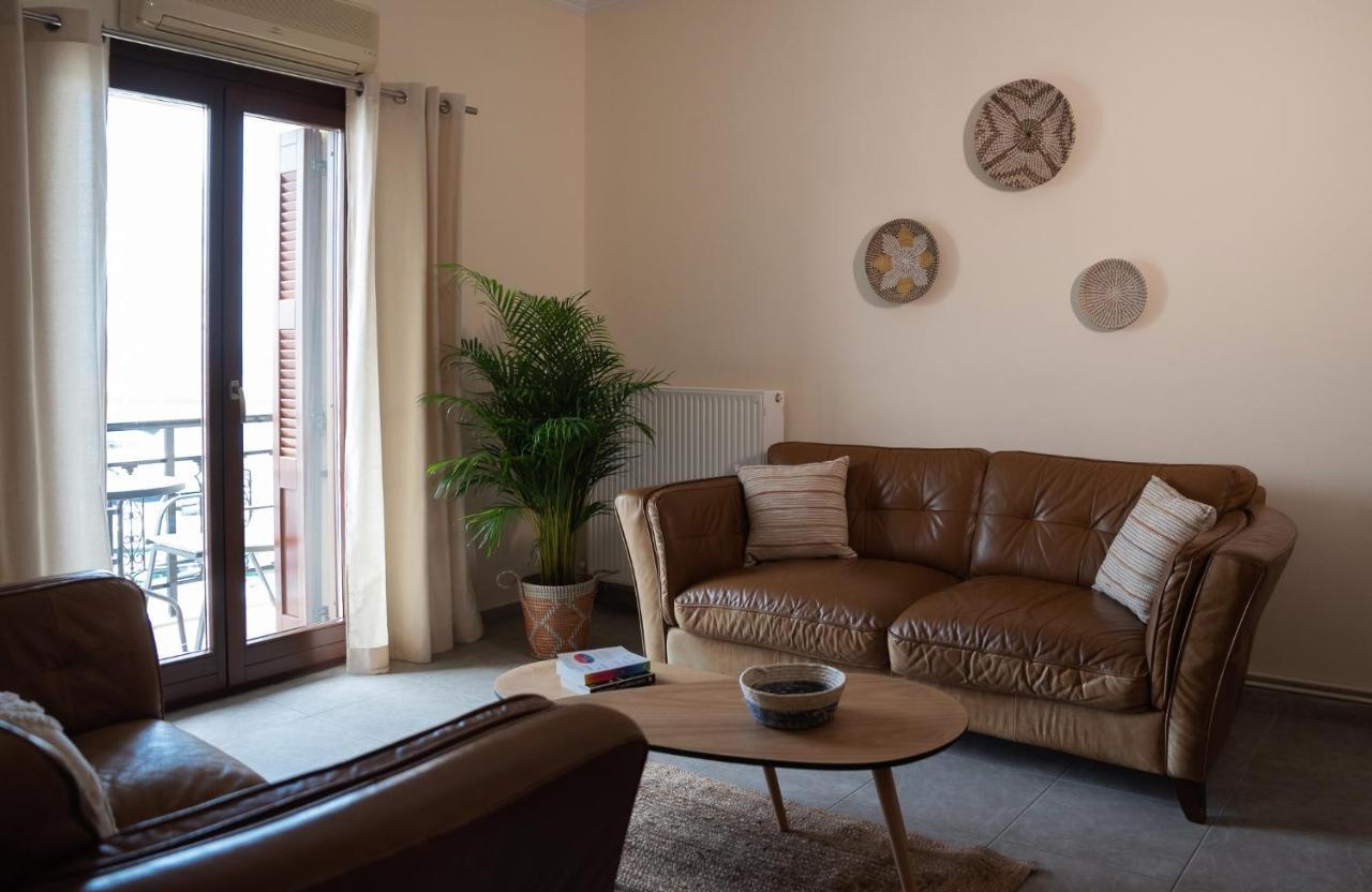 Destino Home Overlooking The Venetian Port Of Chania La Canea Exterior foto
