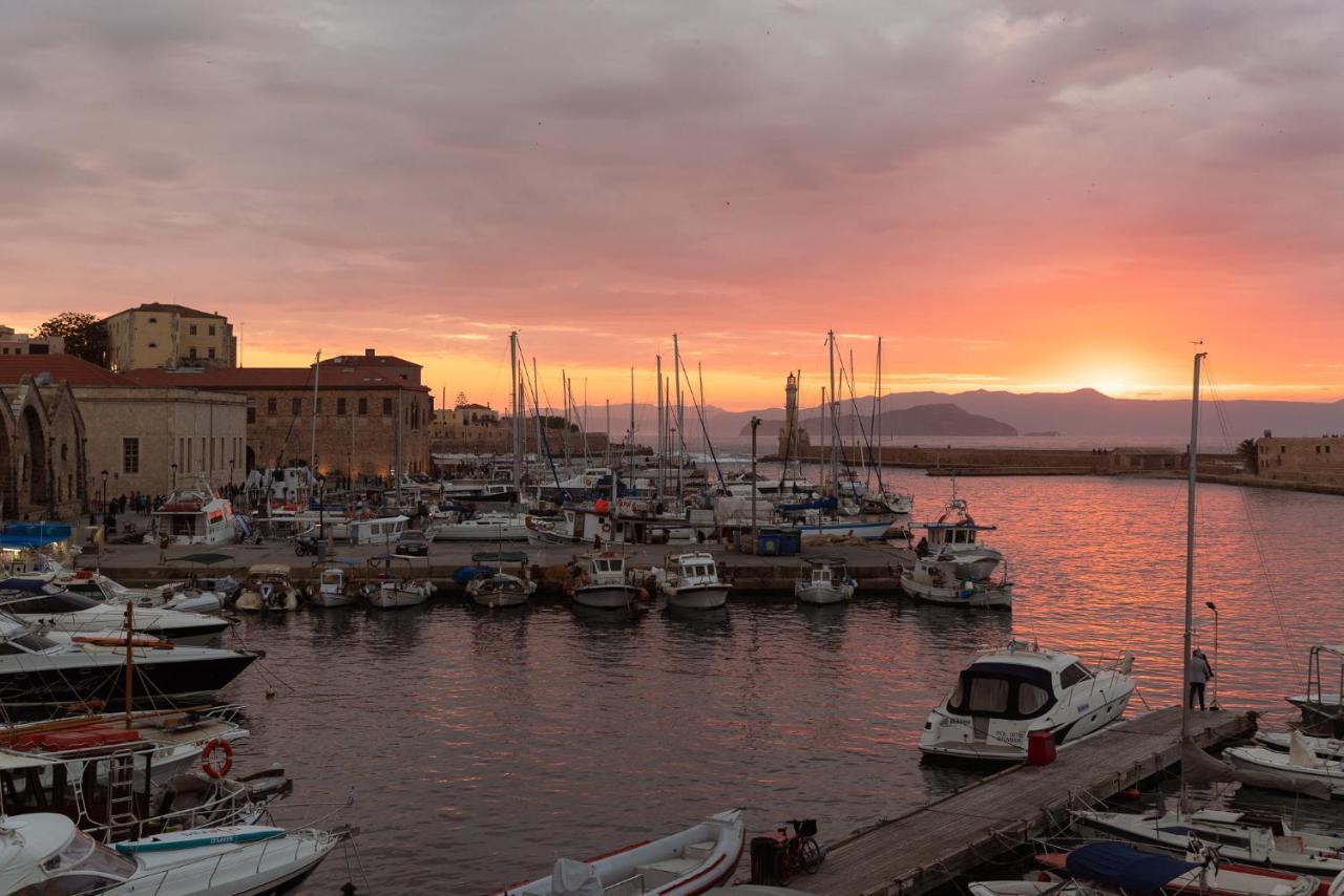 Destino Home Overlooking The Venetian Port Of Chania La Canea Exterior foto