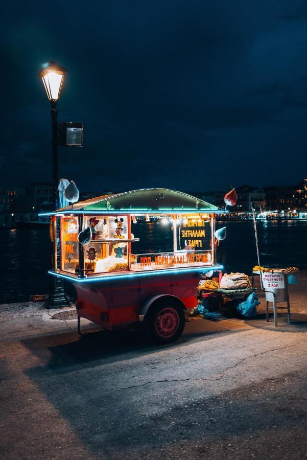 Destino Home Overlooking The Venetian Port Of Chania La Canea Exterior foto